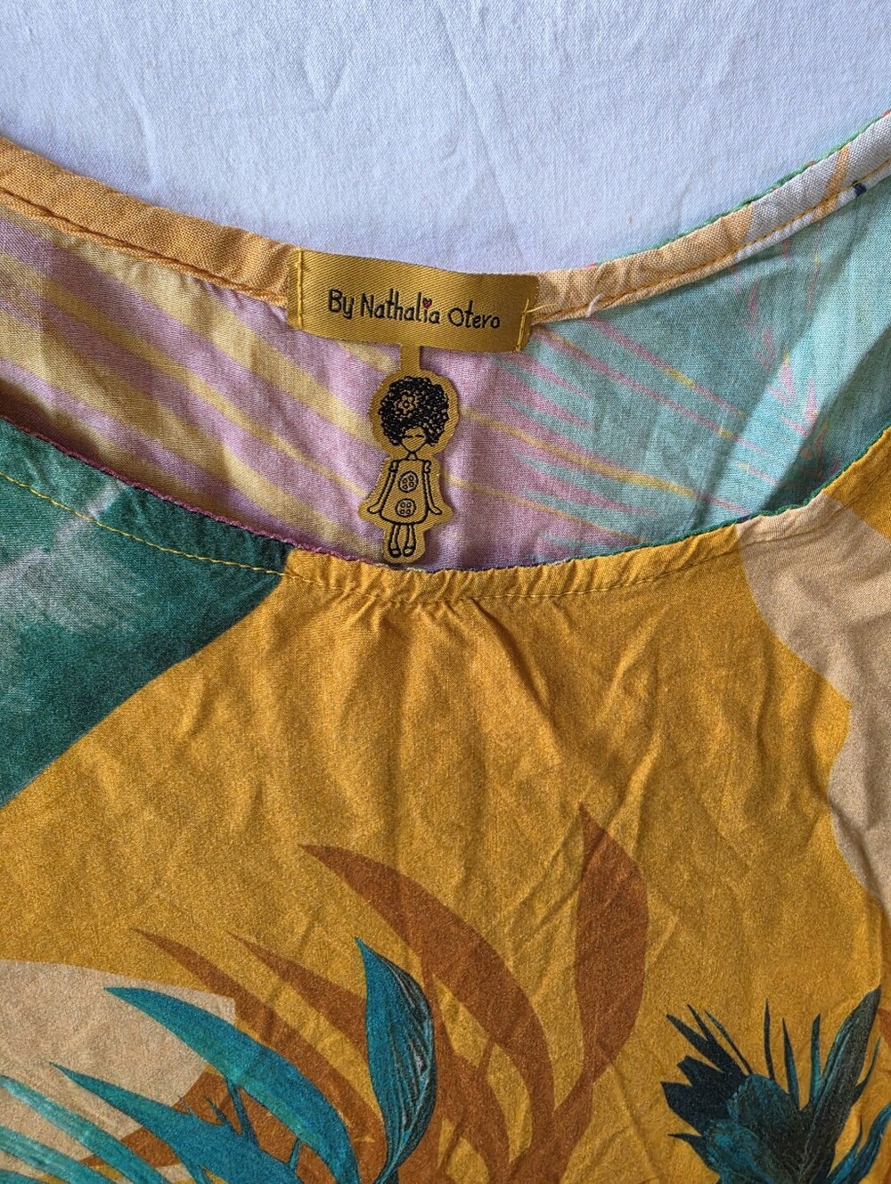 By Nathalia Otero Colombia Tropical Print Pom Pom Flutter Sleeve Crop Boho Sz M - Picture 2 of 6